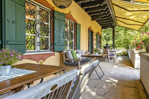 Terrace/patio - Villa Zollhaus Bed & Breakfast (Tuerkheim)