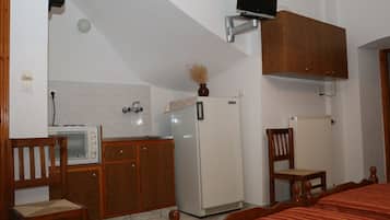 Habitación triple | Escritorio y wifi gratis