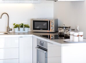 Apartment (2 Bedroom Apt w/ Balcony n Sea View-z) | Private kitchen