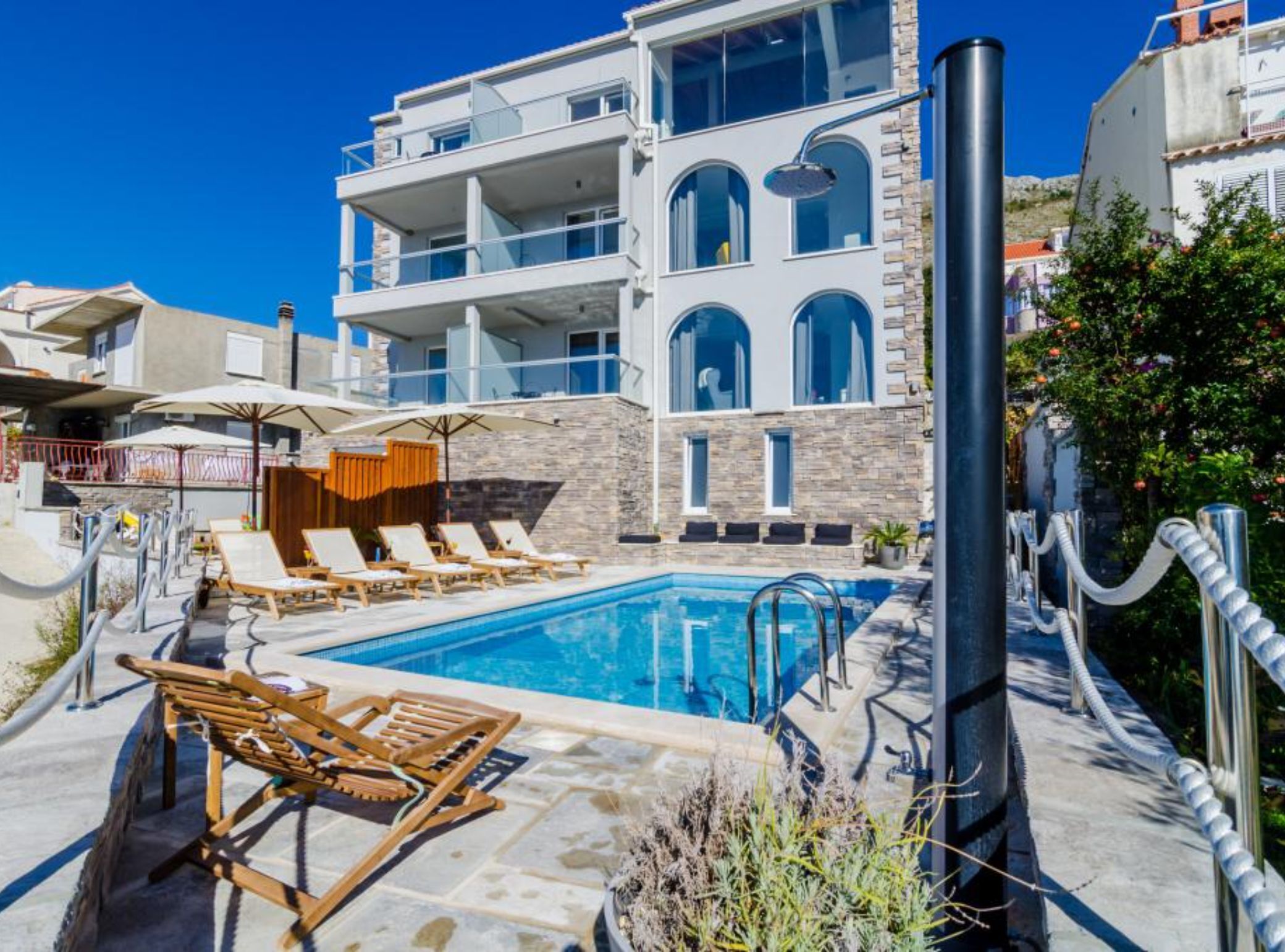 Apartment (2 Bedroom Apt with Balcony n Sea View) | Exterior