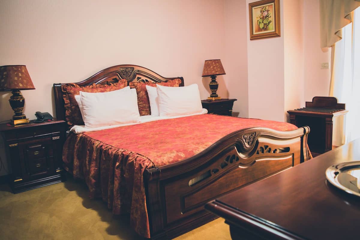 Family Suite | Minibar, in-room safe, desk, laptop workspace
