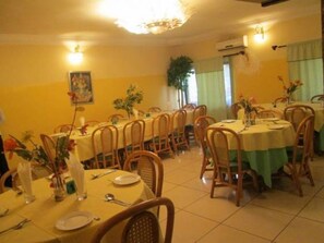 Free daily continental breakfast - Lamonde Guest House (Owerri)