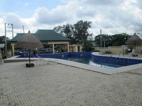 Lamonde Guest House