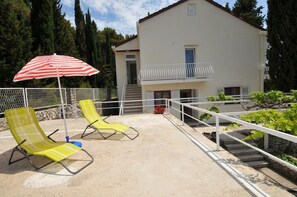Apartment (4 Bedroom Apt with Balcony) | Garden