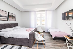Iron/ironing board, free cots/infant beds, bed sheets - Modern Newly Refurbished Studio! Main Street (Sarajevo)