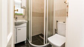 Hair dryer - Modern Newly Refurbished Studio! Main Street (Sarajevo)