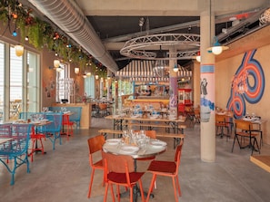 Restaurant - Eklo Hotels Bordeaux City center Bastide    (Bordeaux)