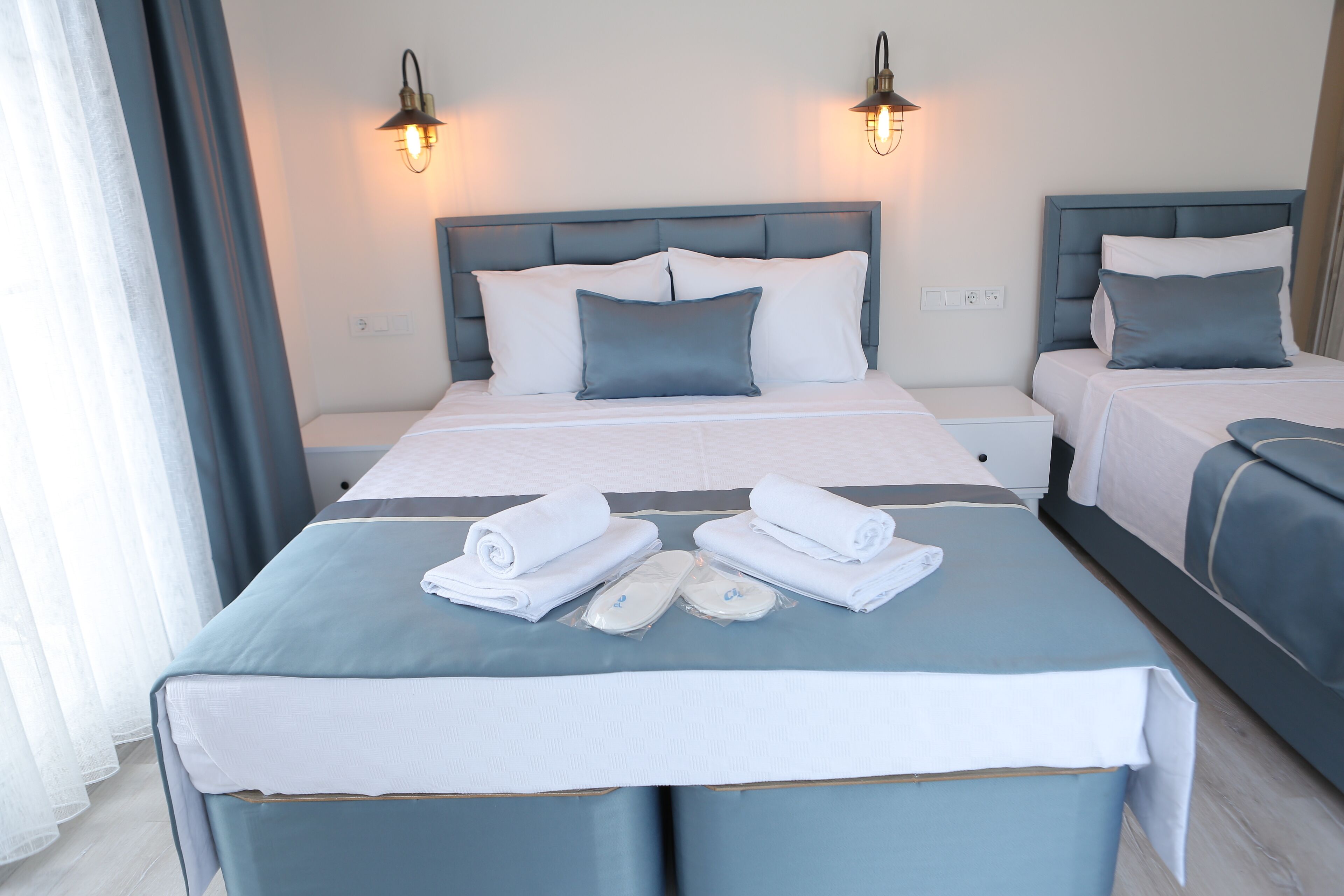 exclusive triple room | 1 bedroom, free wifi, bed sheets