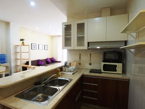 Kühlschrank, Mikrowelle