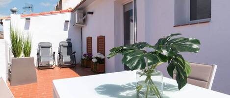 تناول الطعام بالخارج