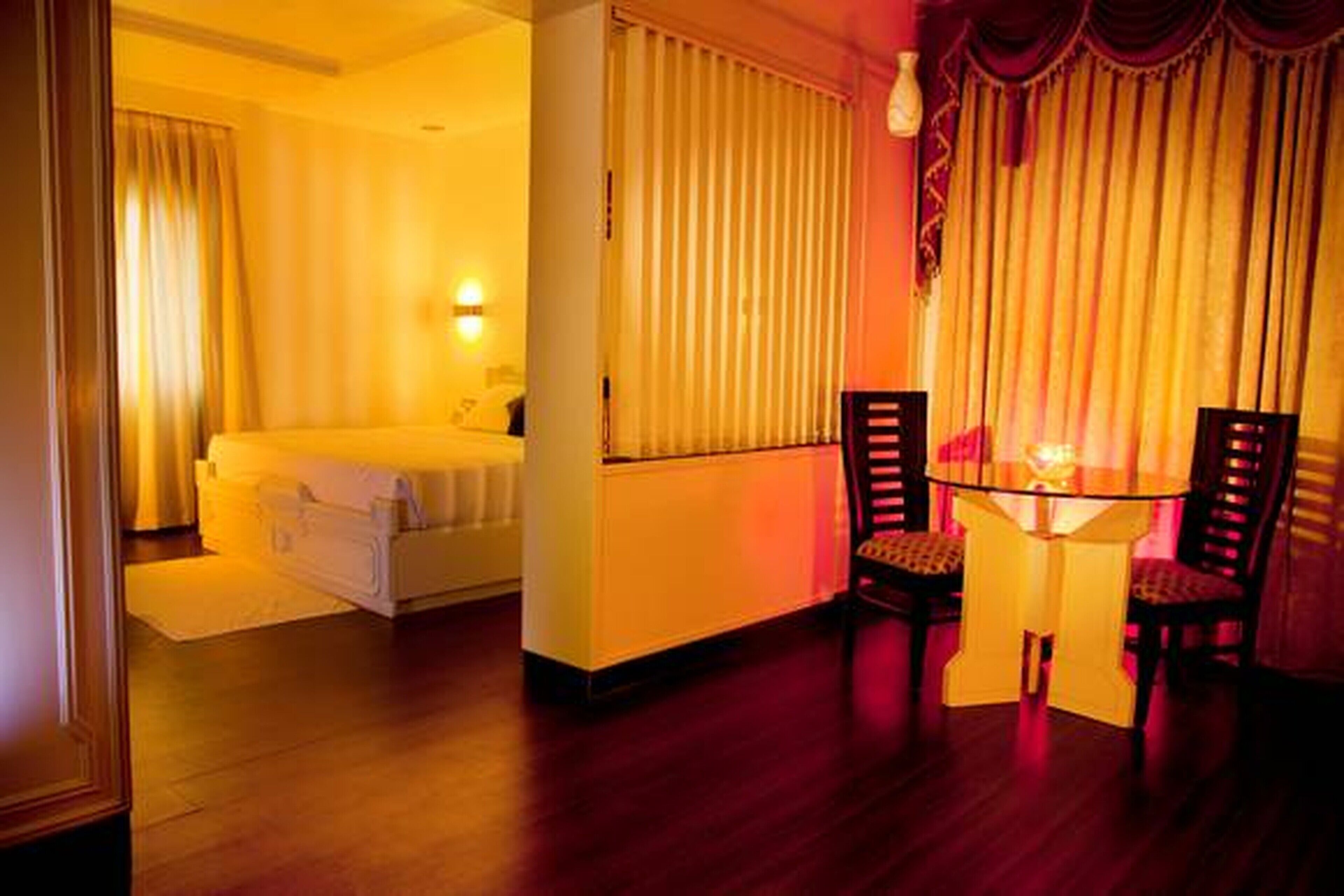 Két bảo mật tại phòng, truy cập Internet không dây miễn phí 