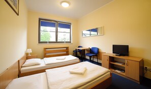 Double Room | Iron/ironing board, bed sheets - Gdańska Szkoła Szermierki (Gdansk)