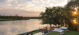 River Place Manor - Superior Double Room with pool views