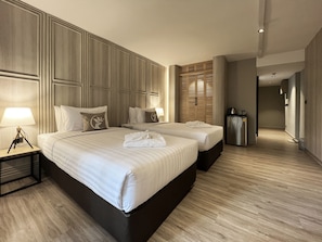 豪華雙床房 | 客房內保險箱、遮光布/窗簾、免費無線上網、床單