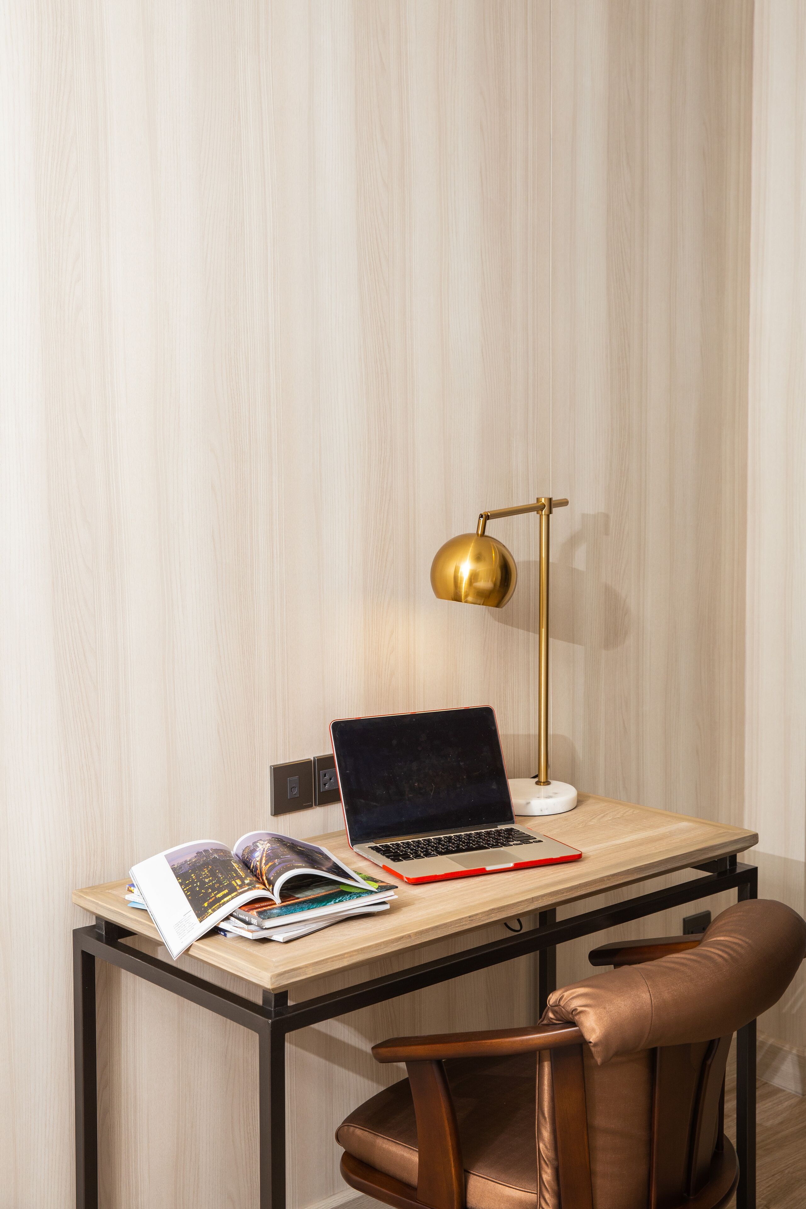 nares suite room | in-room safe, blackout curtains, free wifi, bed sheets