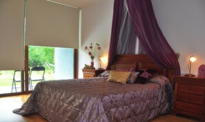 1 bedroom, Internet, bed sheets, wheelchair access