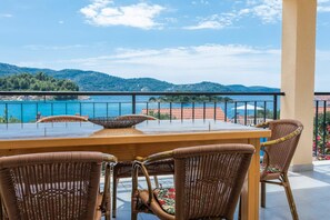 Huoneisto (One Bedroom Apartment with Terrace) | Terassi/patio