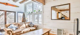 Robins Nest Cottage - Quick Drive to Downtown Leesburg