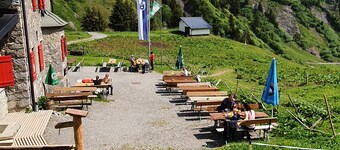 Luxurious Chalet, 7 adults, in sunny Klostertal