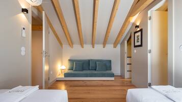 Signature Apartment | 1 bedroom, individually decorated, iron/ironing board, free WiFi