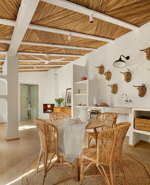 Dining - Spectacular unique villa in the Emporda (Calabuig)