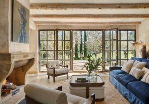 Smart TV, fireplace, table football, ping pong - Spectacular unique villa in the Emporda (Calabuig)