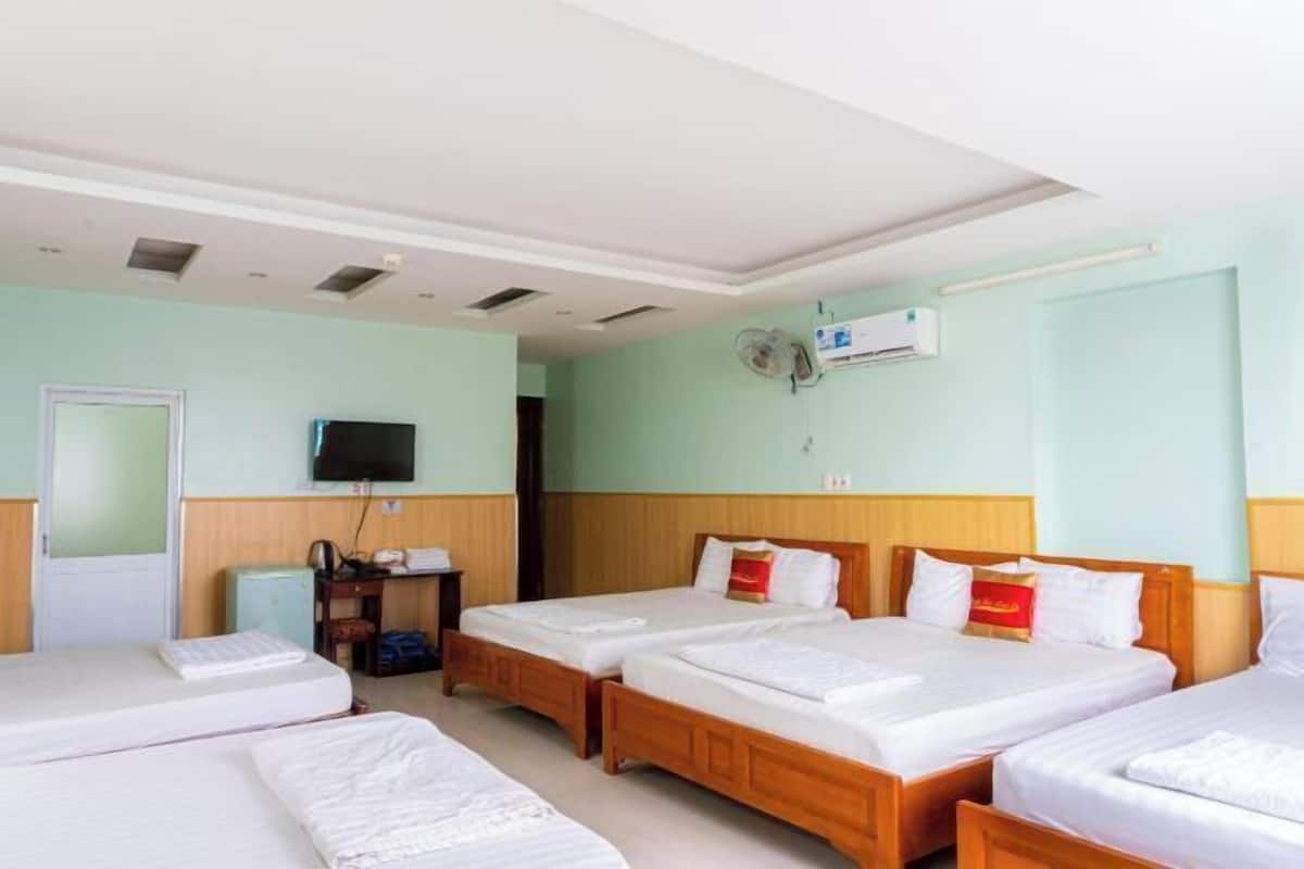 Minibar, desk, iron/ironing board, free WiFi