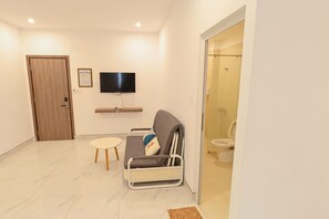 Apartment | Minibar, desk, iron/ironing board, free WiFi - Tuyet Lan Hotel Vung Tau (Ho Chi Minh City)