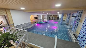 Kolam renang tertutup