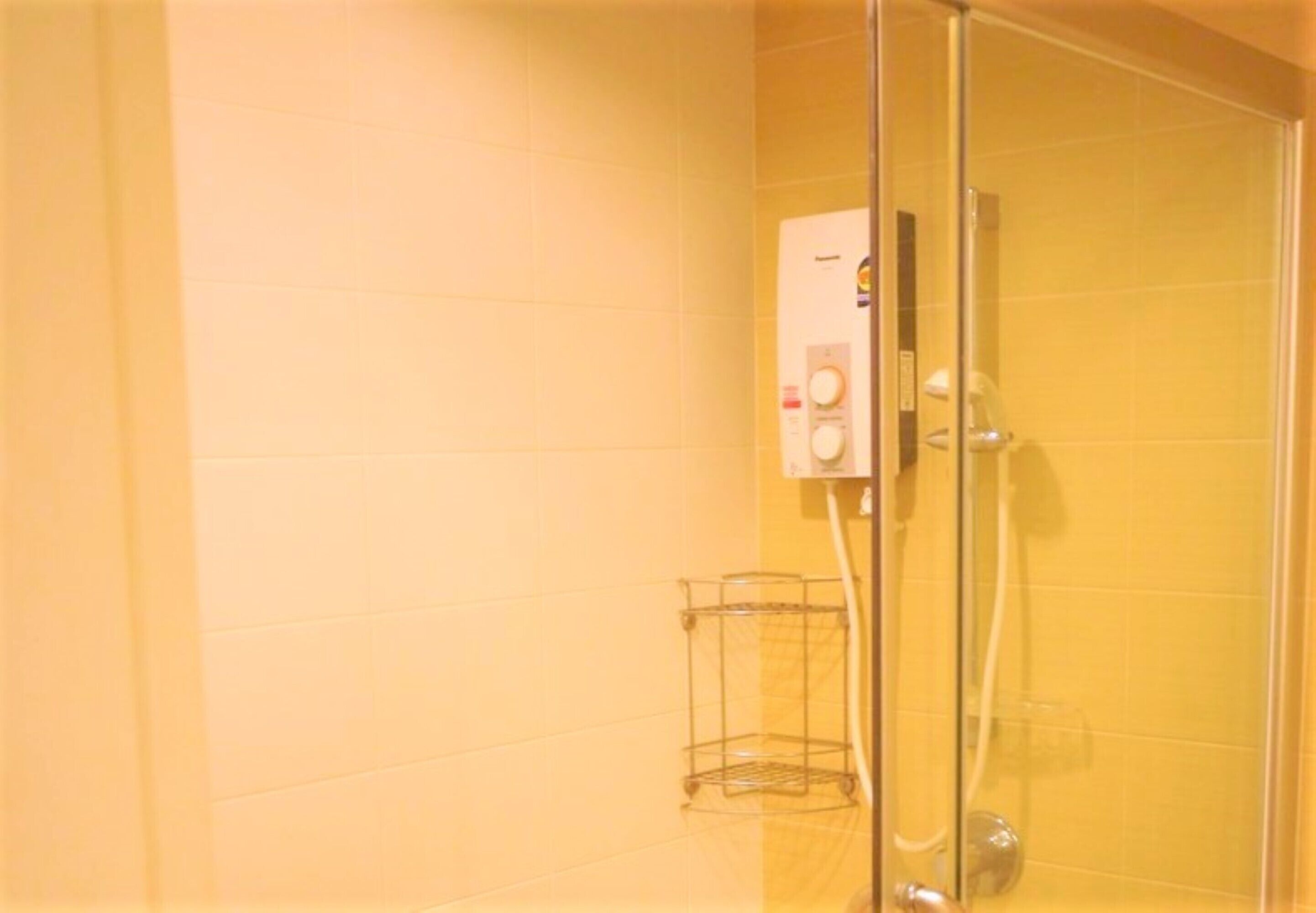 开间 | 浴室 | 淋浴设施、免费洗浴用品、毛巾