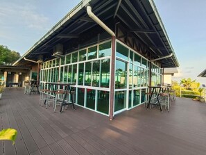 Outdoor dining - D View Holiday Home (Kudat)