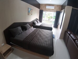 Espace de travail pour ordinateur portable, Wi-Fi gratuit, draps fournis