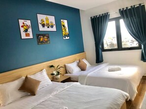 家庭房 | 办公桌、熨斗/熨板、免费 WiFi、床单