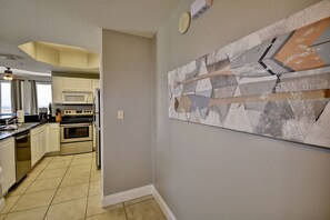 Studio (3 Bedrooms) | Interior