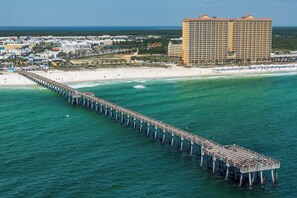 Studio (3 Bedrooms) | Interior - Calypso Resort by BBG (Panama City Beach)