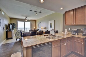 Microwave, oven, stovetop, dishwasher - Sterling Breeze 1106 (Panama City Beach)