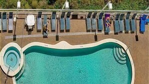 Kolam renang outdoor