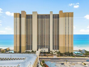 Studio (3 Bedrooms) | Interior