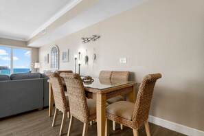 Studio (3 Bedrooms) | Interieur