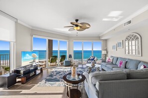 スタジオ (3 Bedrooms) | 施設の正面