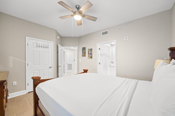 Studio (3 Bedrooms) | Interior