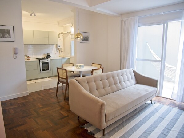 Smart TV - Garden Apartment near Barigui Park with garage (PR)