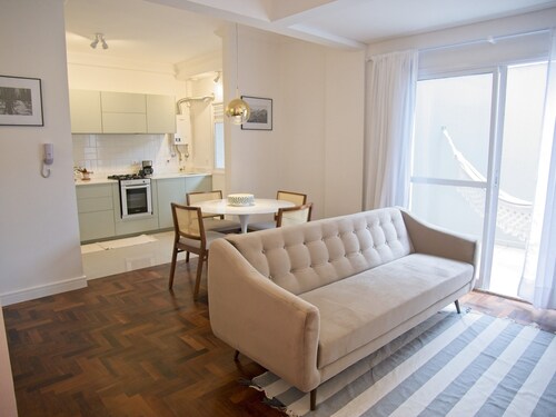 Garden Apartment near Barigui Park with garage