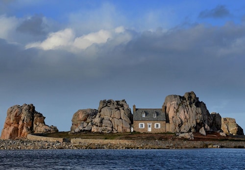 On a 3-hour property, in the heart of the forest, the Gites du Lety await you