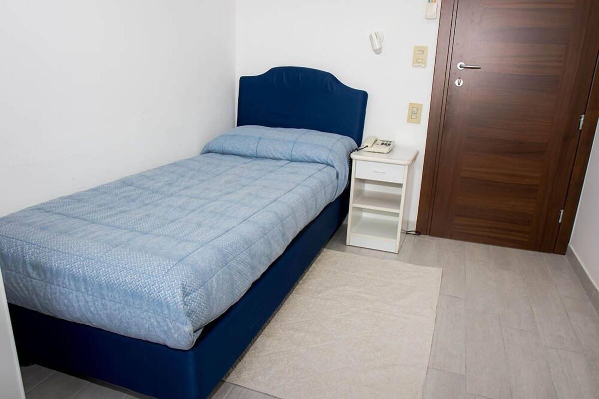 Single Room | Minibar, in-room safe, desk, WiFi (free)