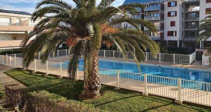 Residence Le Riviera Le Lavandou with swimming pool and beach 500m away