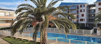 Residence Le Riviera Le Lavandou with swimming pool and beach 500m away