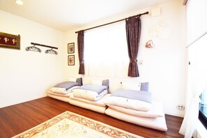 Iron/ironing board, free WiFi, bed sheets