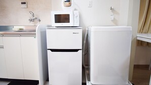 Apartment | Mini fridge - Oval Tokyo Otsuka 105 (Tokyo)