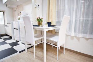 公寓 | 房內用餐